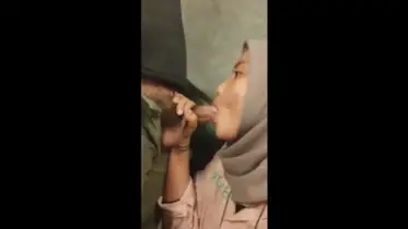Wanita Manis Ini Begitu Penurut Menjelang Tidur